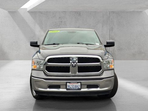 Used 2018 RAM 1500 Classic SLT AWD/4WD image 2