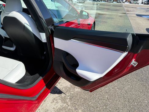 Used 2021 Tesla Model S Plaid image 18