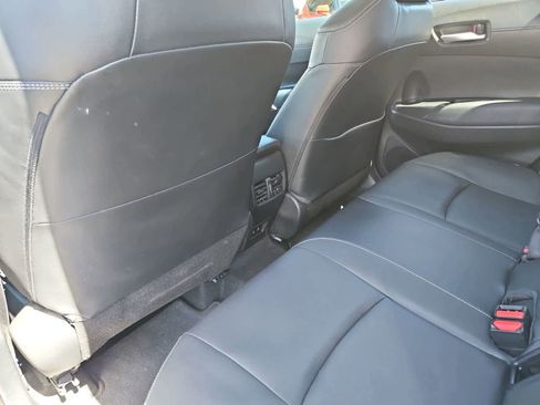 Used 2022 Toyota Corolla Cross XLE w/ Convenience Package FWD image 22