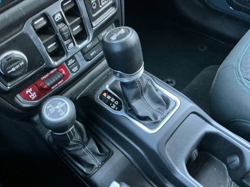 Used 2024 Jeep Wrangler Unlimited Rubicon 4xe image 24