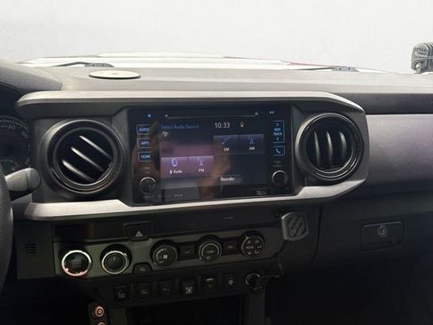 Used 2019 Toyota Tacoma TRD Sport AWD/4WD image 22