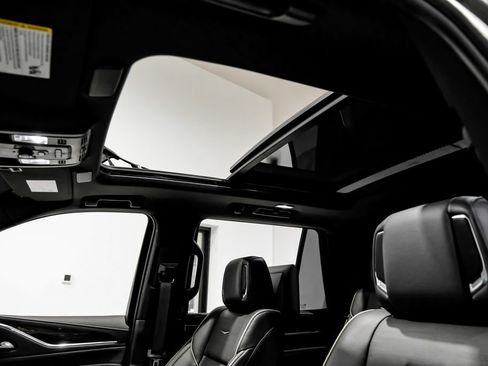 Used 2023 Cadillac Escalade Sport image 7