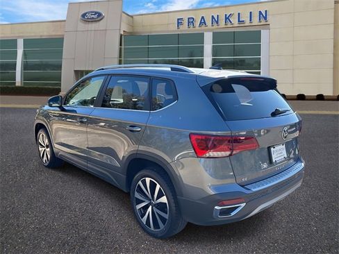 Used 2022 Volkswagen Taos SE image 5