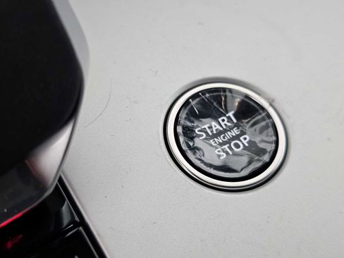 New 2026 Land Rover Range Rover SE image 29