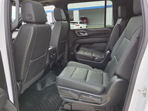 Used 2024 Chevrolet Suburban Z71 w/ Luxury Package AWD/4WD image 14