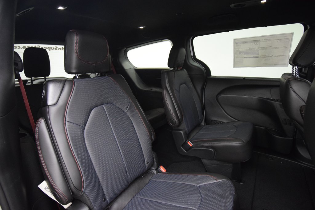 New 2027 Chrysler Pacifica Select FWD image 16