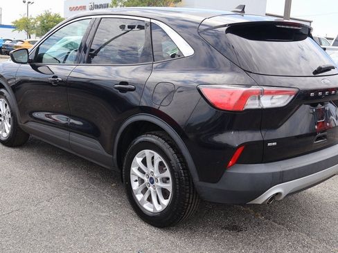 Used 2022 Ford Escape SE image 4