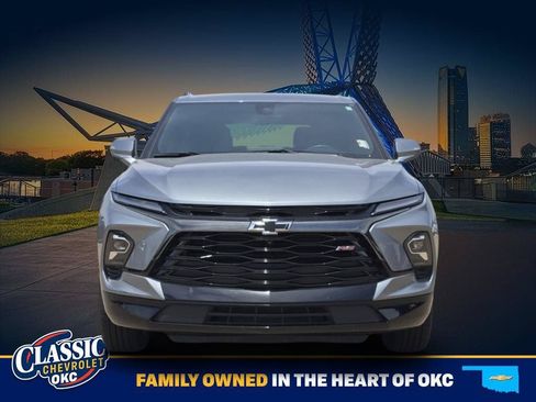 Used 2025 Chevrolet Blazer RS w/ Driver Confidence II Package FWD image 2