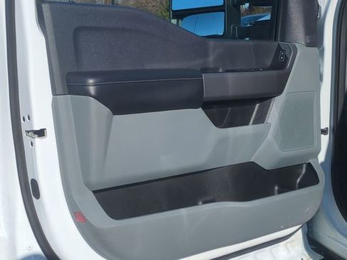 Used 2025 Ford F250 XLT image 30