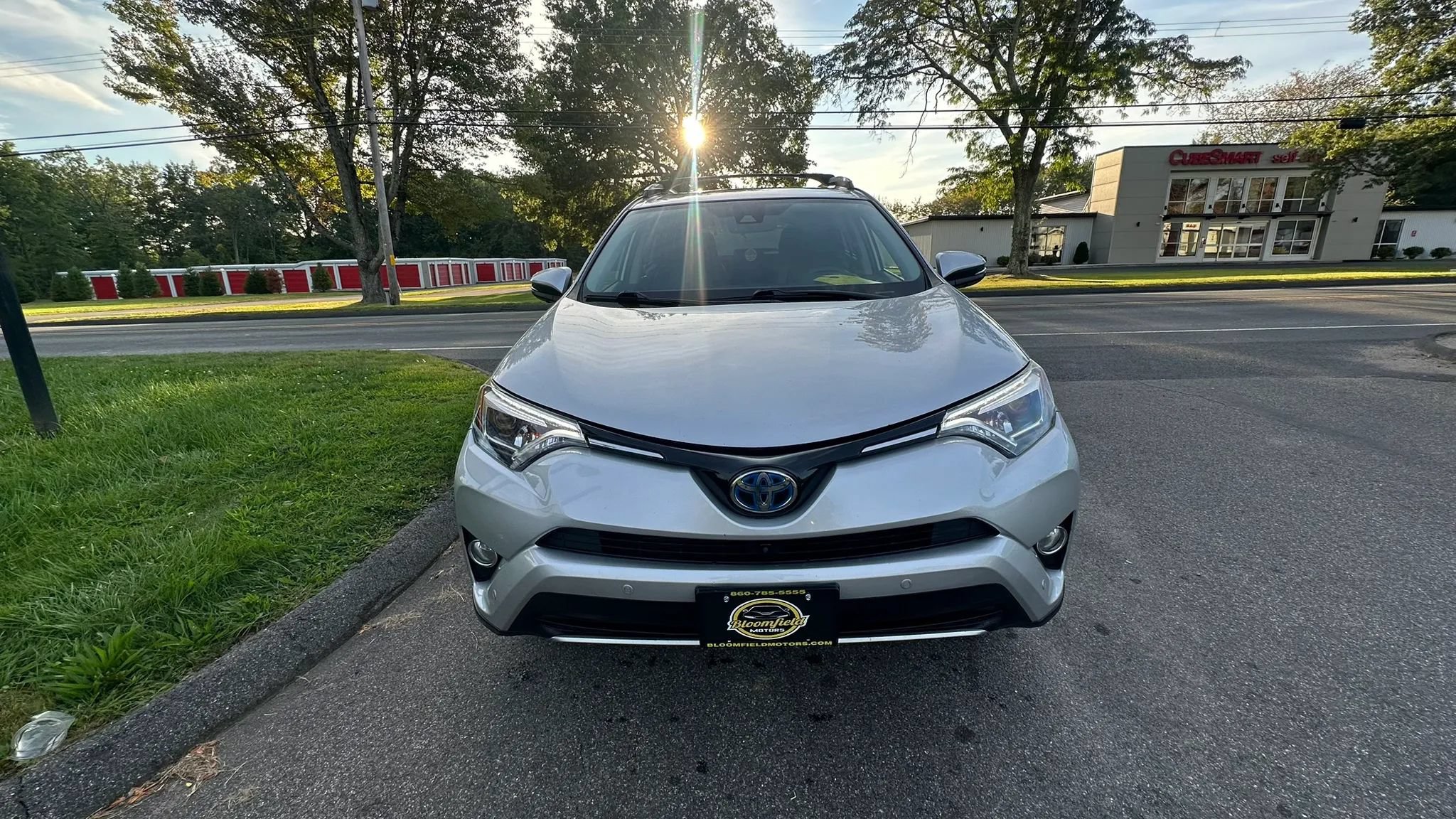 Used 2016 Toyota RAV4 Limited w/ Advanced Technology Package AWD/4WD image 2