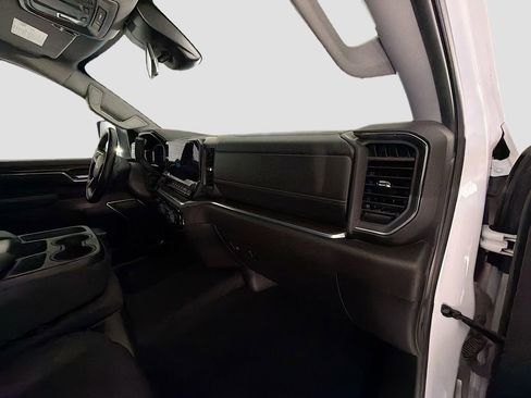 Used 2024 Chevrolet Silverado 2500 LT image 30