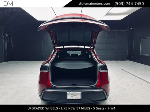 Used 2026 Tesla Model Y AWD image 39