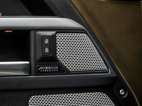Used 2024 Land Rover Defender 130 X image 39