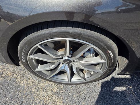 Used 2025 Genesis G70 2.5T RWD image 15