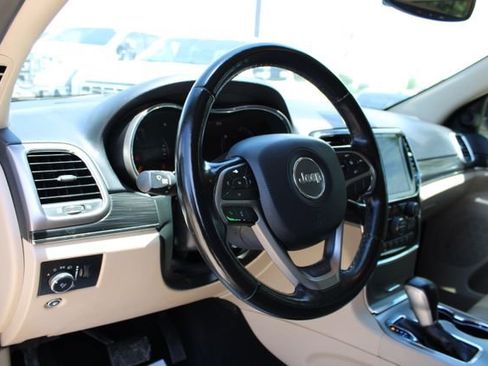 Used 2020 Jeep Grand Cherokee Limited RWD image 17