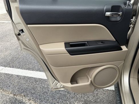 Used 2010 Jeep Patriot Sport image 20