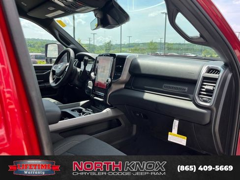 New 2026 RAM 2500 Big Horn AWD/4WD image 28