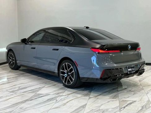 Used 2025 BMW 760i xDrive w/ Executive Package image 10