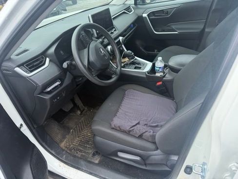 Used 2025 Toyota RAV4 LE image 4