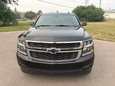 Used 2018 Chevrolet Suburban LT AWD/4WD image 18