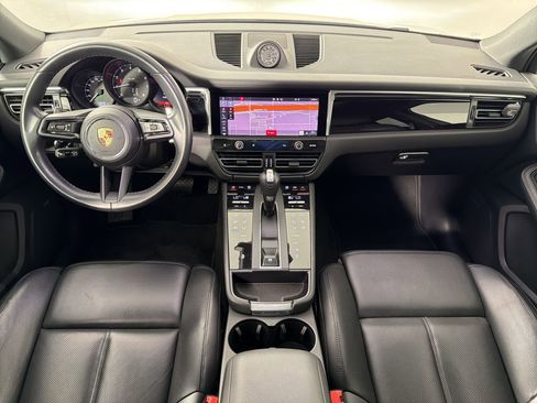 Certified 2024 Porsche Macan AWD/4WD image 17