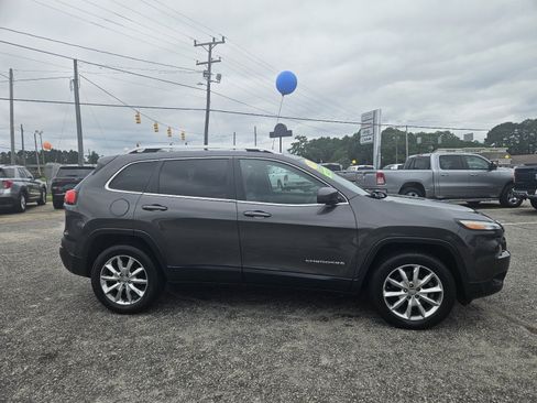 Used 2014 Jeep Cherokee Limited w/ Technology Group AWD/4WD image 4