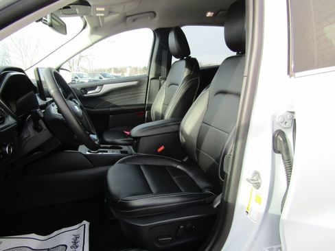 Used 2025 Ford Escape Platinum w/ Class II Trailer Tow Package AWD/4WD image 12