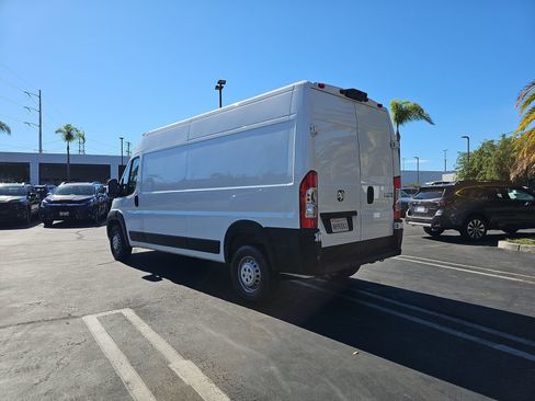 Used 2024 RAM ProMaster 2500 w/ Convenience Group FWD image 5