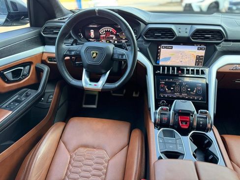 Used 2019 Lamborghini Urus AWD/4WD image 31