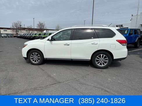 Used 2016 Nissan Pathfinder S image 8