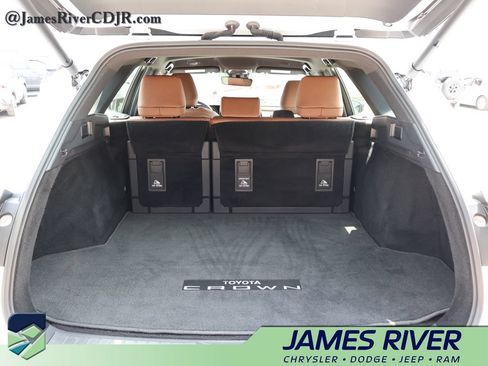 Used 2025 Toyota Crown Signia AWD/4WD image 13