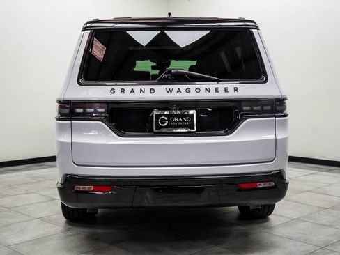 Used 2024 Jeep Grand Wagoneer L Series II w/ Quick Order Packagew 28T AWD/4WD image 11