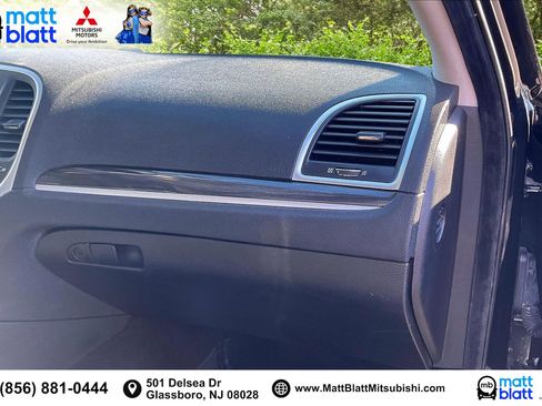 Used 2019 Chrysler 300 Touring w/ Sport Appearance Package image 18