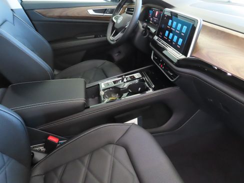 New 2026 Volkswagen Atlas SE image 26