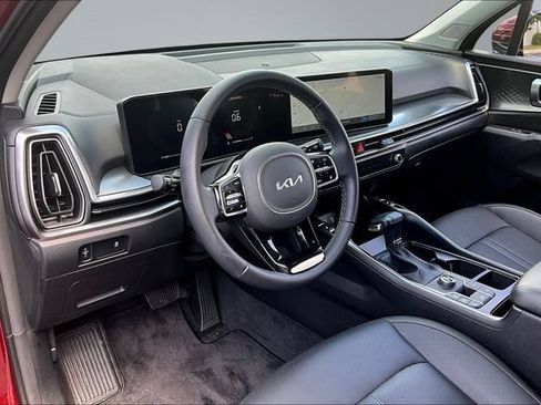 Used 2025 Kia Sorento S w/ Panoramic Sunroof Package FWD image 17