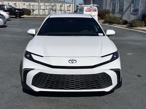 Used 2026 Toyota Camry SE image 8