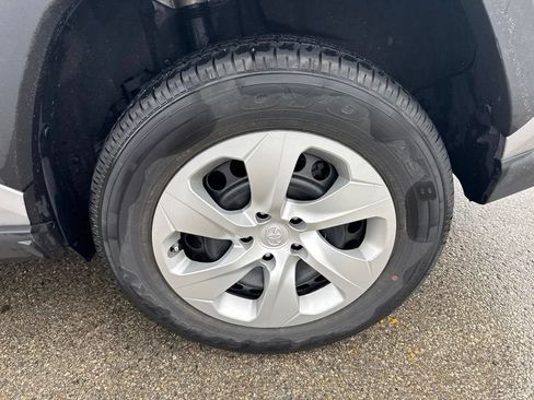 Used 2023 Toyota RAV4 LE AWD/4WD image 13