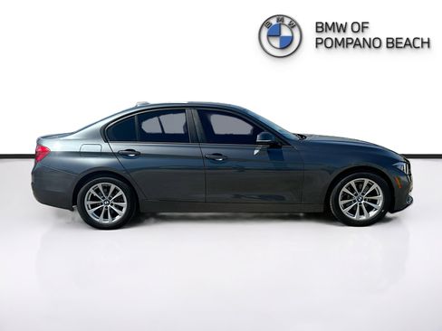 Used 2017 BMW 320i Sedan RWD image 8