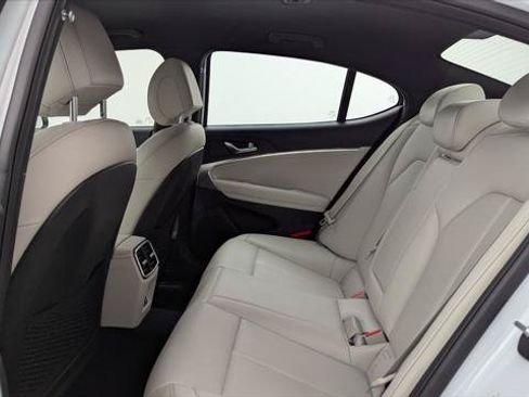 Used 2025 Genesis G70 2.5T RWD image 13