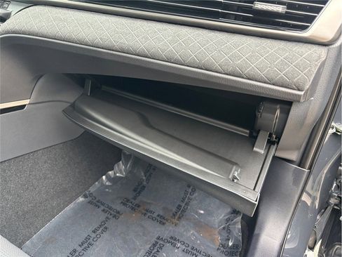 Used 2025 Toyota Camry XLE image 41