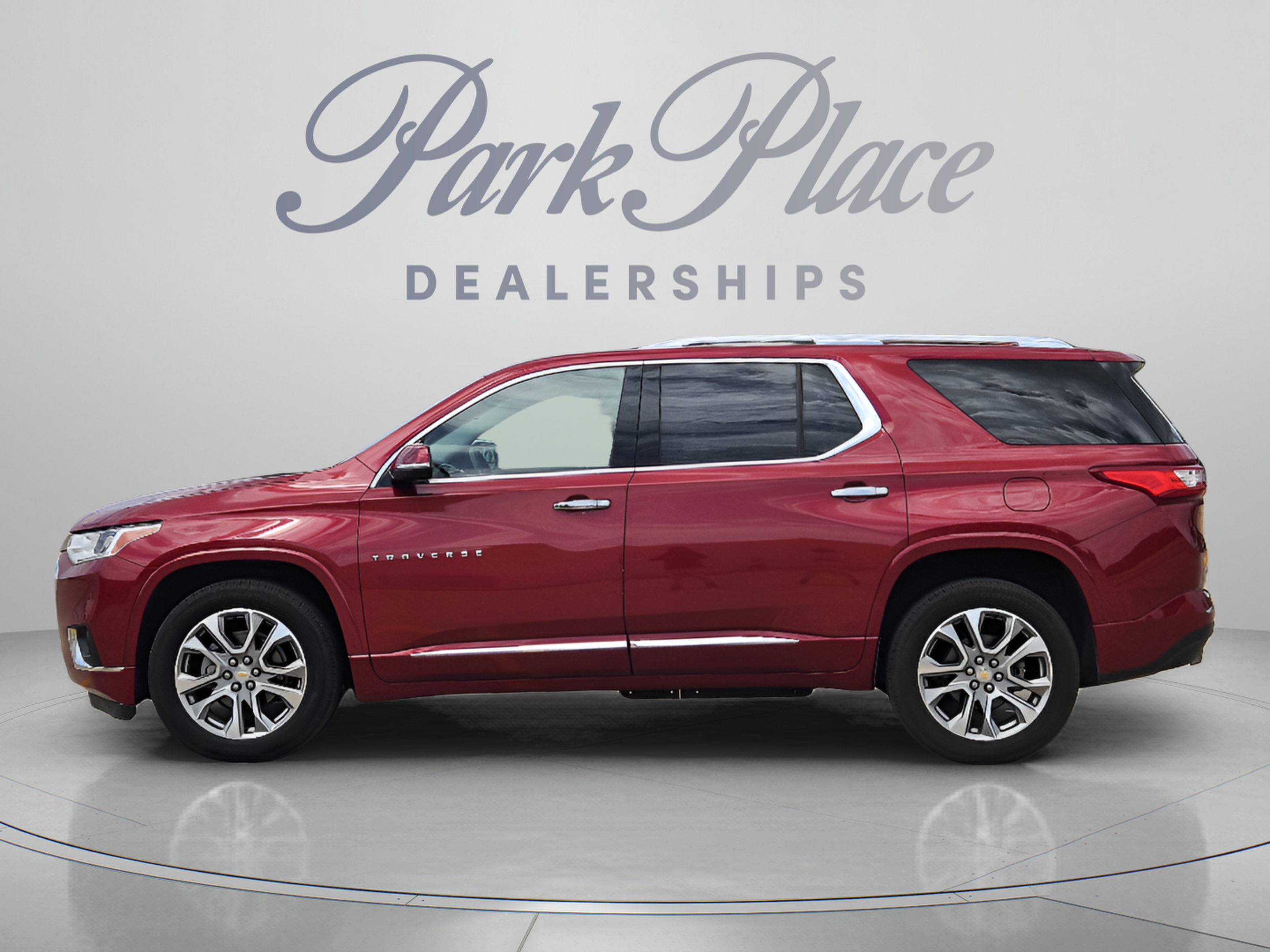 Used 2020 Chevrolet Traverse Premier FWD image 2