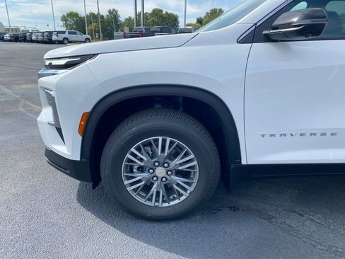 New 2026 Chevrolet Traverse LT w/ Driver Confidence Package image 17