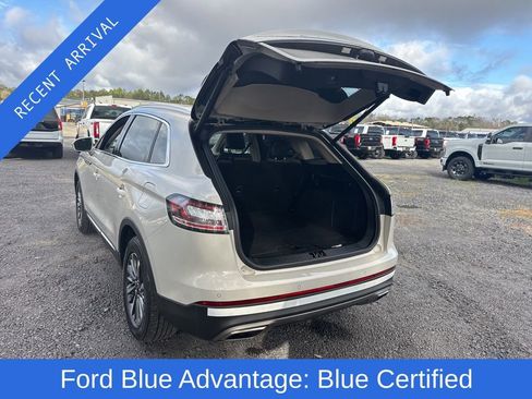 Used 2022 Lincoln Nautilus Standard w/ Premium Package image 13