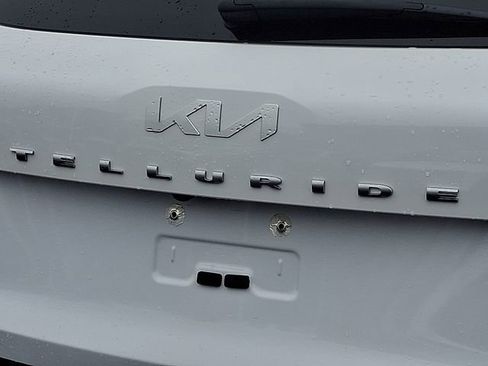 Used 2022 Kia Telluride EX image 32