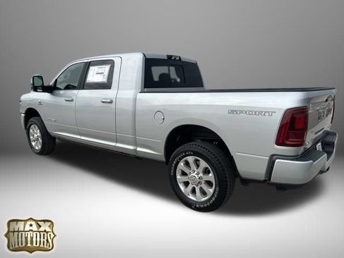 New 2026 RAM 2500 Laramie AWD/4WD image 7