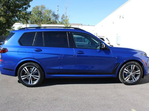 Used 2025 BMW X7 M60i image 9