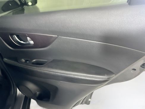 Used 2015 Nissan Rogue S FWD image 28