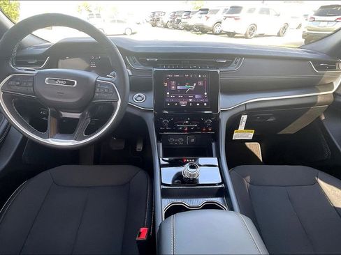 New 2025 Jeep Grand Cherokee Laredo X w/ Luxury Tech Group I image 5