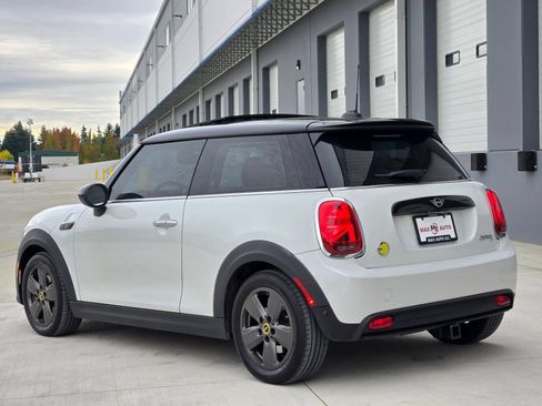 Used 2024 MINI Cooper SE FWD image 6