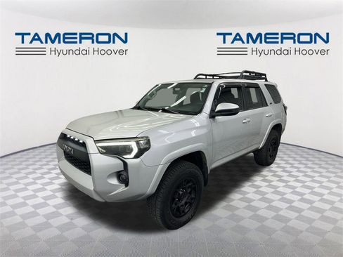 Used 2018 Toyota 4Runner SR5 Premium image 1